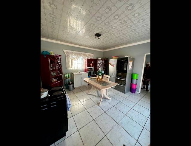 3 BEDROOM HOUSE FOR SALE IN SELCOURT